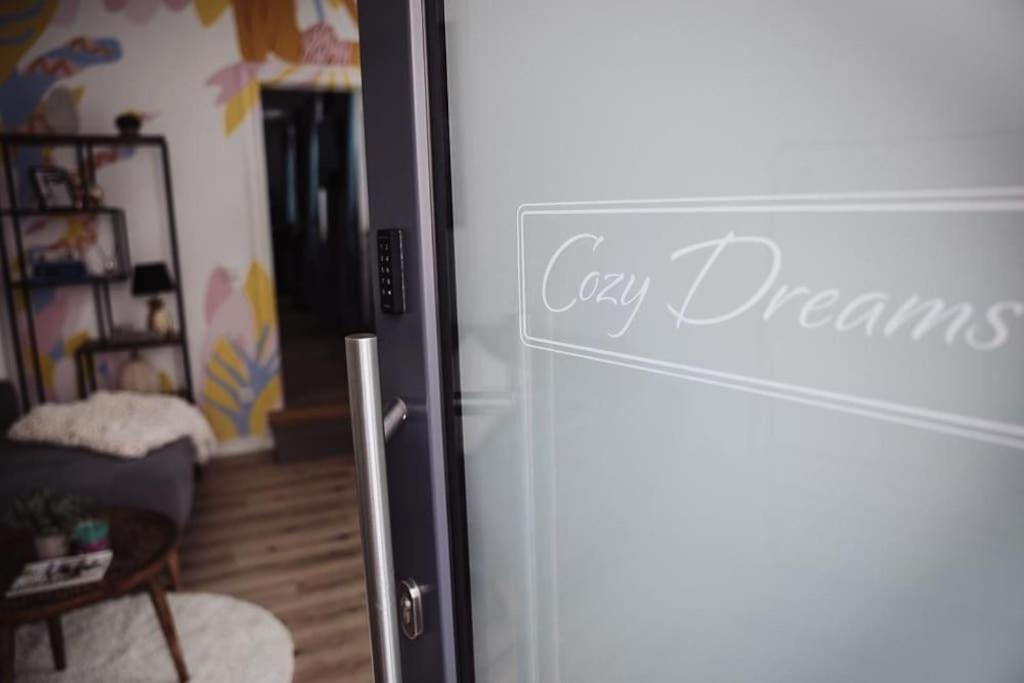 Cozy Dreams: Deluxe 2-Zimmer-Apartment -Kueche نورنبيرغ المظهر الخارجي الصورة
